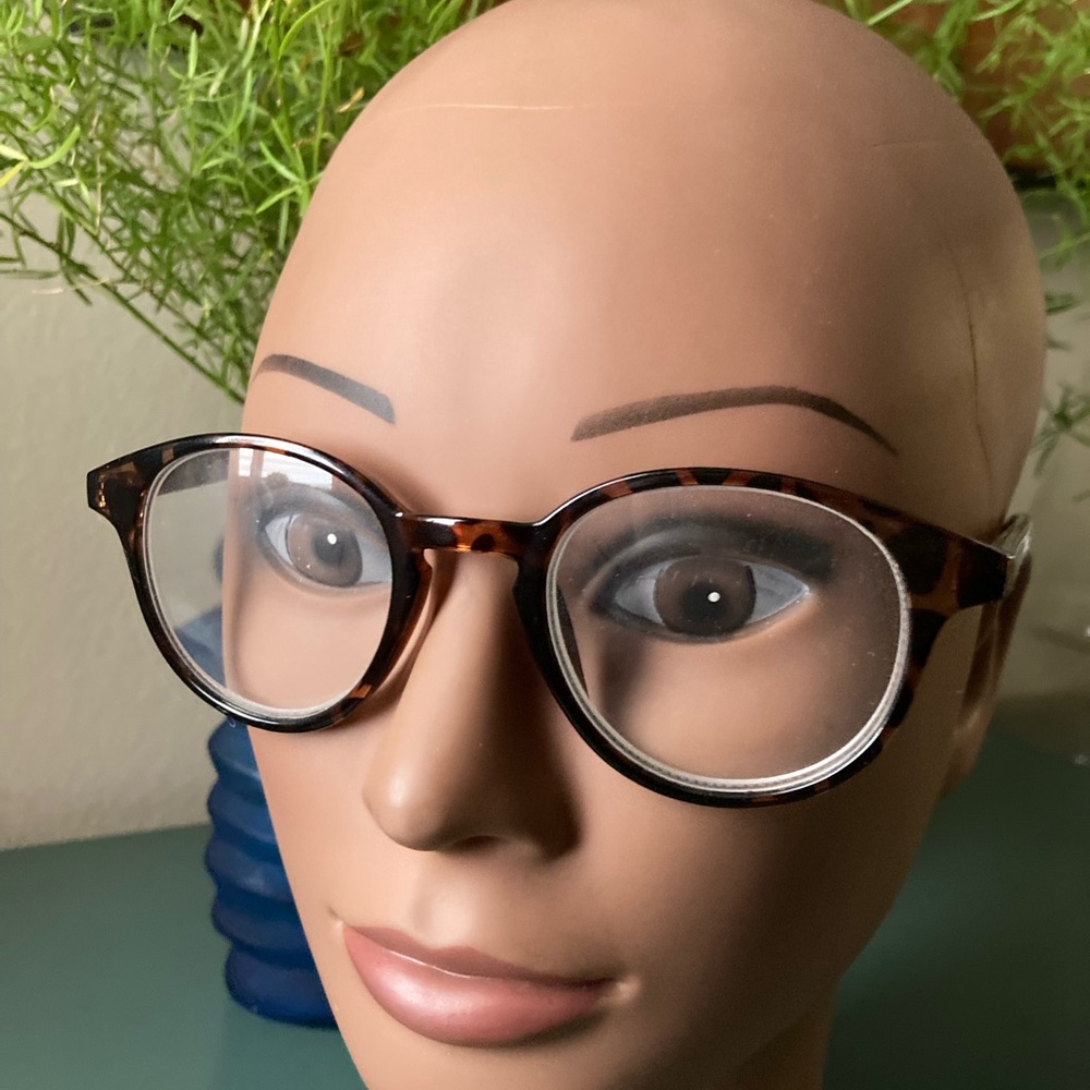 Betsey Johnson Round Tortoise Readers +2.00